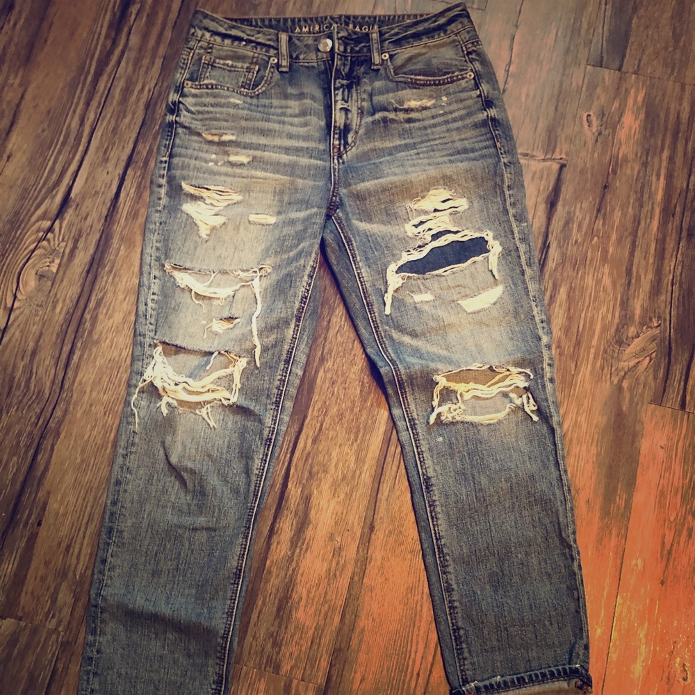 •American Eagle high rise tomgirl Jean•